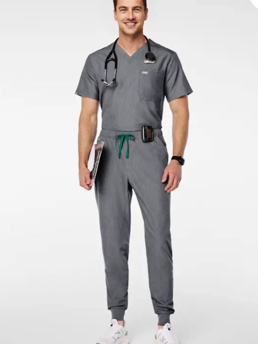 FIGS Technical Collection Graphite Men's V Neck Top Joggers Pants Scrub Set | S